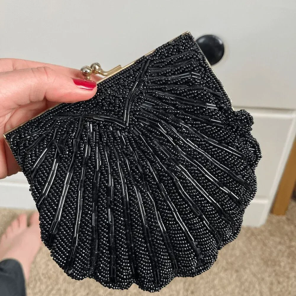 VTG Magid Black Beaded Seashell Clutch Art Deco Gothic Glam Kisslock